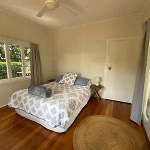  Holiday home Miss Bullens